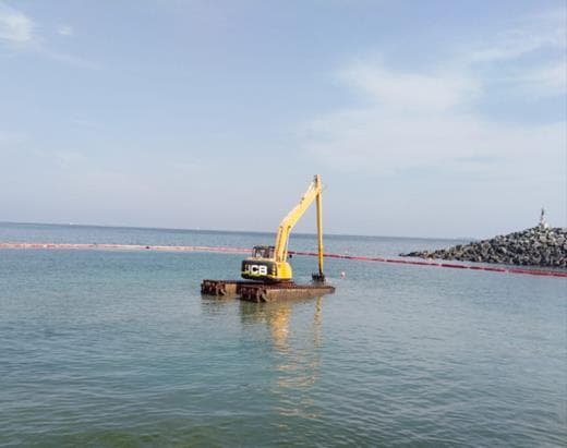 Dredging operations at Mirbah, Fujairah